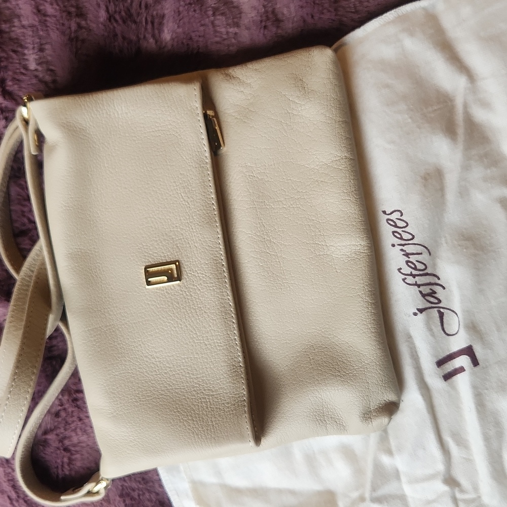 Jafferjees crossbody bag